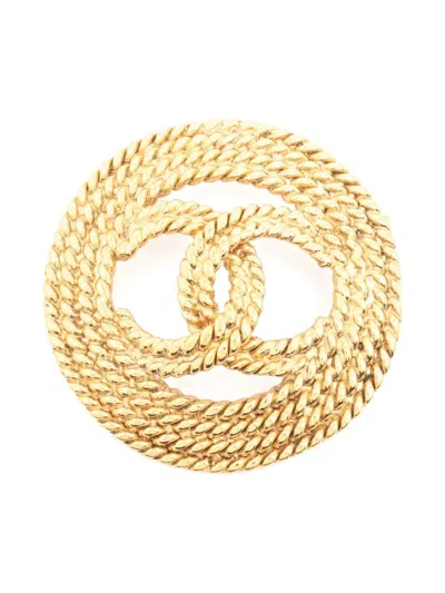 Pre-owned Chanel 1993 Interlocking Cc Brooch In Gold