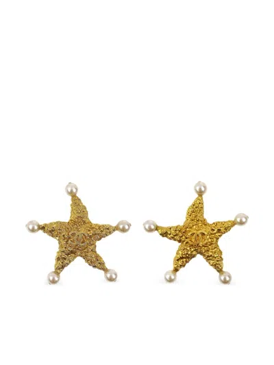 Pre-owned Chanel 1993 Star Clip-on Earrings In Gold