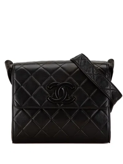 Pre-owned Chanel 1994-1996 Cc Quilted Lambskin Flap Crossbody Bag In Black