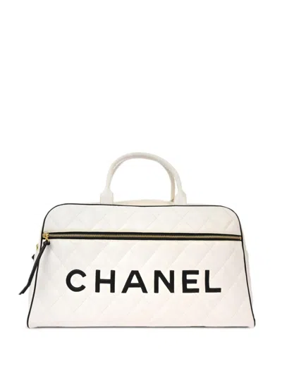 Pre-owned Chanel 1994-1996 Diamond-quilted Duffle Bag In White