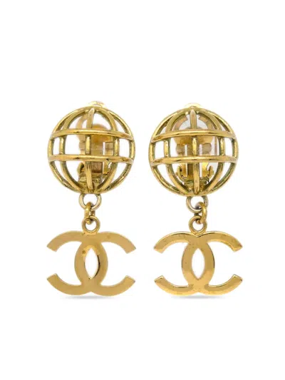 Pre-owned Chanel 1994 Cc Ball Clip-on Earrings In Gold
