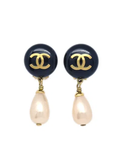 Pre-owned Chanel 1994 Cc Faux-pearl Clip-on Earrings In Gold