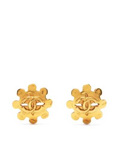 Pre-owned Chanel 1994 Cc Floral Clip-on Earrings In Gold