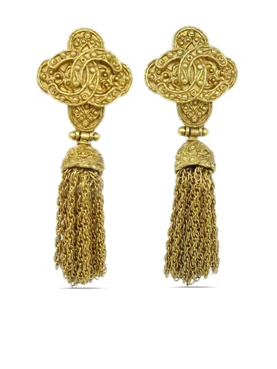Pre-owned Chanel 1994 Cc Fringed Clip-on Earrings In Gold