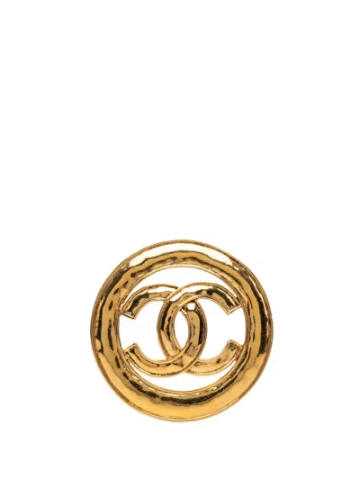 Pre-owned Chanel 1994 Cc Gold Plated Cut Out Round Brooch Costume Brooch