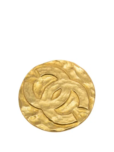 Pre-owned Chanel 1994 Cc Gold Plated Round Brooch Costume Brooch