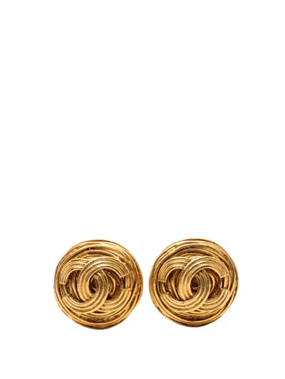 Pre-owned Chanel 1994 Cc Gold Plated Round Clip On Earrings Costume Earrings