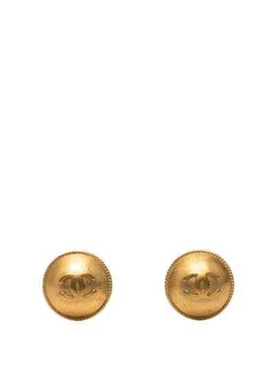 Pre-owned Chanel 1994 Cc Gold Plated Round Clip On Earrings Costume Earrings