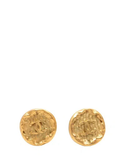 Pre-owned Chanel 1994 Cc Gold Plated Round Clip On Earrings Costume Earrings