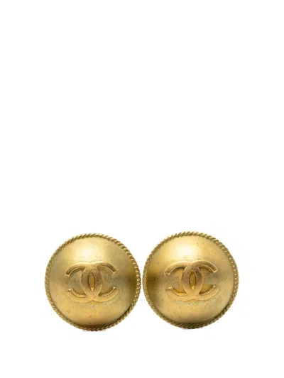 Pre-owned Chanel 1994 Cc Gold Plated Round Clip On Earrings Costume Earrings