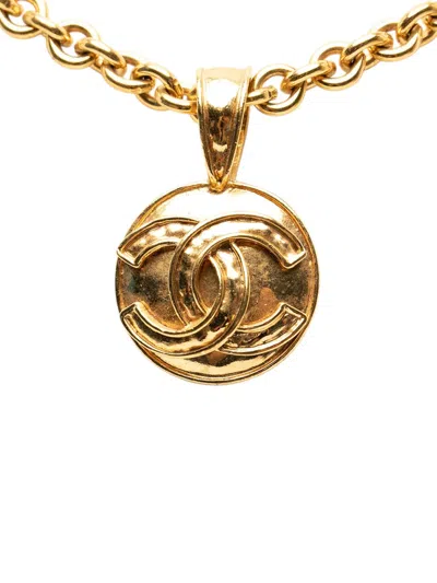 Pre-owned Chanel 1994 Cc Gold Plated Round Pendant Necklace Costume Necklace