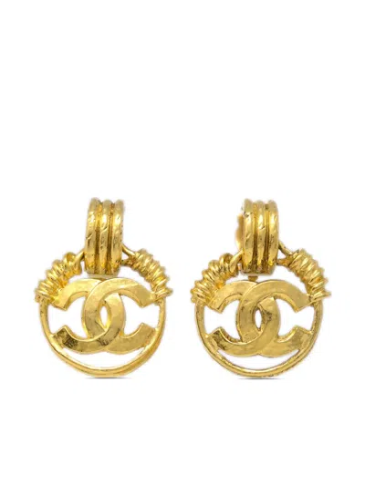 Pre-owned Chanel 1994 Cc Half-hoop Clip-on Earrings In Gold