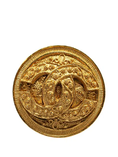 Pre-owned Chanel 1994 Cc Round Costume Brooch In Gold