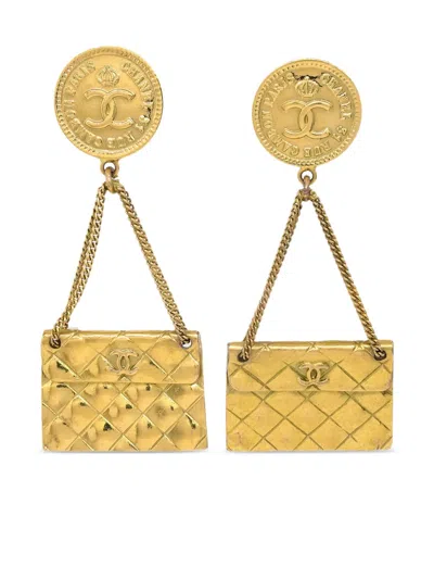 Pre-owned Chanel 1994 Classic Flap Clip-on Earrings In 金色
