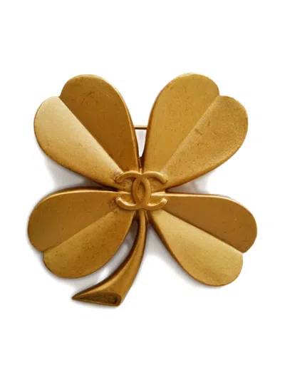 Pre-owned Chanel 1994 Clover-shape Brooch In Gold