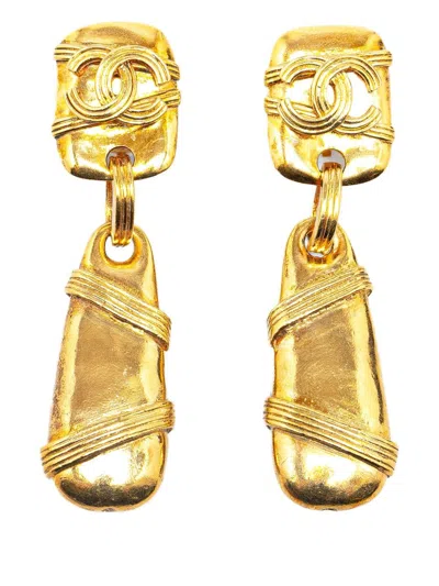 Pre-owned Chanel 1994 Gold Plated Cc Drop Clip On Costume Earrings