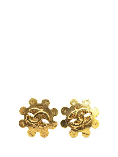Pre-owned Chanel 1994 Gold Plated Cc Flower Clip On Earrings Costume Earrings