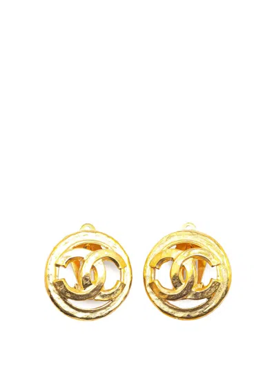 Pre-owned Chanel 1994 Gold Plated Cc Round Clip On Earrings Costume Earrings