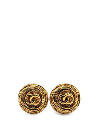 Pre-owned Chanel 1994 Gold Plated Cc Round Clip On Earrings Costume Earrings