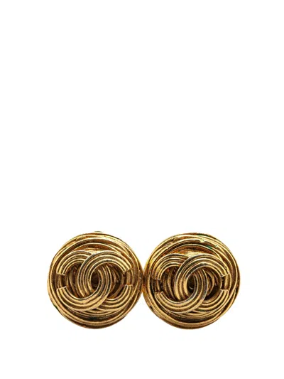 Pre-owned Chanel 1994 Gold Plated Cc Round Clip On Earrings Costume Earrings