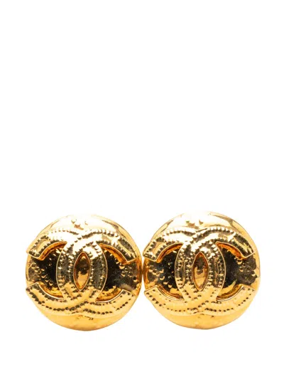 Pre-owned Chanel 1994 Gold Plated Cc Round Clip On Earrings Costume Earrings