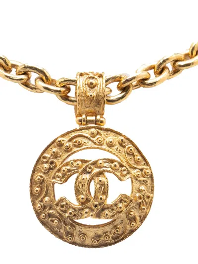 Pre-owned Chanel 1994 Gold Plated Cc Round Pendant Necklace Costume Necklace