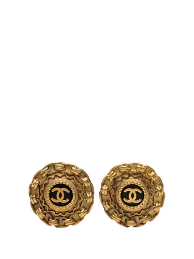 Pre-owned Chanel 1994 Gold Plated Resin Cc Chain Round Clip On Earrings Costume Earrings In Black