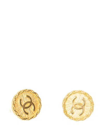Pre-owned Chanel 1994 Interlocking Cc Clip-on Earrings In Gold