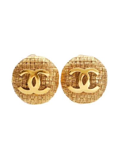 Pre-owned Chanel 1994 Matelassé Cc Mark Clip-on Earrings In Gold