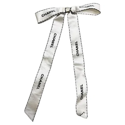 Pre-owned Chanel 1994 Runway Rare White Satin Ribbon Pin Brooch