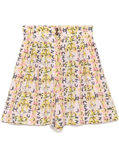 Pre-owned Chanel 1994 Short Pants In White