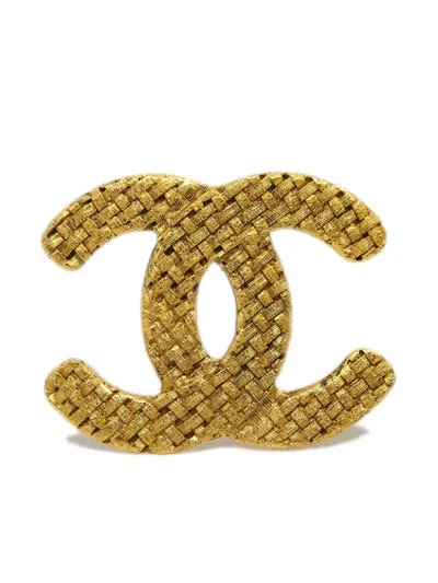 Pre-owned Chanel 1994 Tweed-effect Cc Brooch In Gold