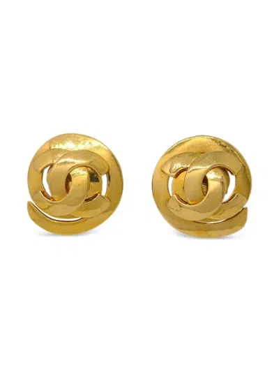 Pre-owned Chanel 1995 Button Earrings In Gold