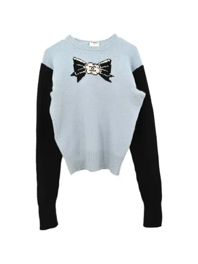 Pre-owned Chanel 1995 Cc Bow-intarsia Sweater In Blue