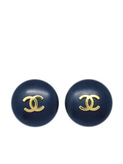 Pre-owned Chanel 1995 Cc Button Clip-on Earrings In Black