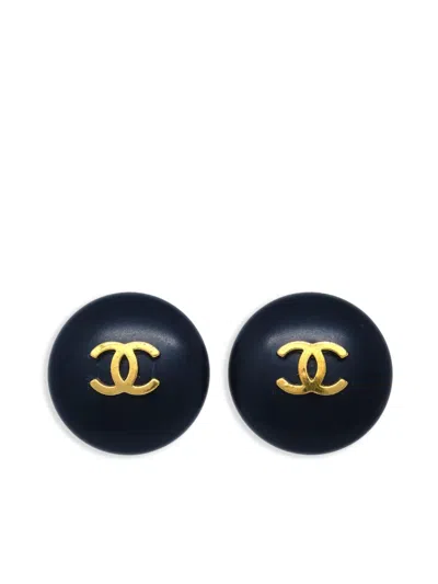 Pre-owned Chanel 1995 Cc Button Clip-on Earrings In Black
