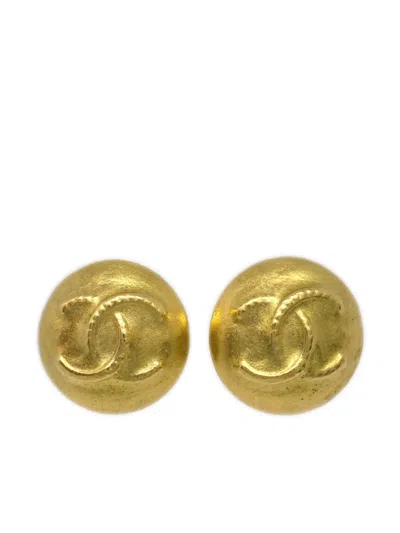 Pre-owned Chanel 1995 Cc Button Clip-on Earrings In Gold
