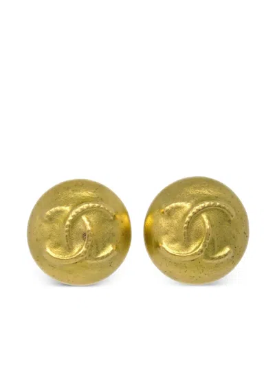 Pre-owned Chanel 1995 Cc Button Clip-on Earrings In Gold