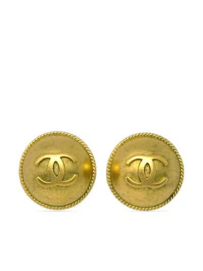 Pre-owned Chanel 1995 Cc Button Clip-on Earrings In Gold