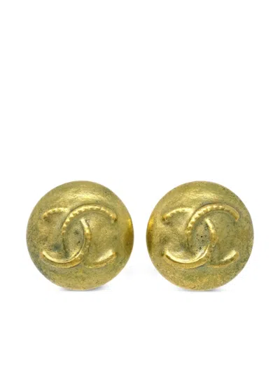 Pre-owned Chanel 1995 Cc Button Clip-on Earrings In Gold
