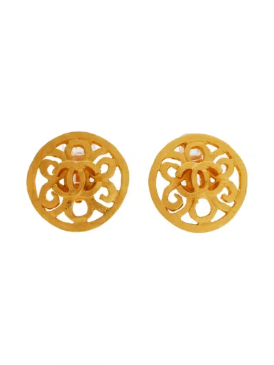 Pre-owned Chanel 1995 Cc Clip-on Earrings In Gold