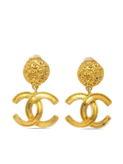 Pre-owned Chanel 1995 Cc Dangle Clip-on Earrings In Gold