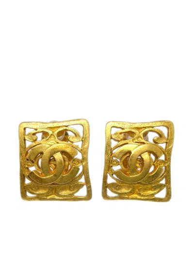 Pre-owned Chanel 1995 Cc Earrings In Gold