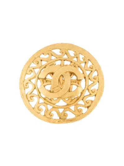 Pre-owned Chanel 1995 Cc Filigree Brooch In Gold