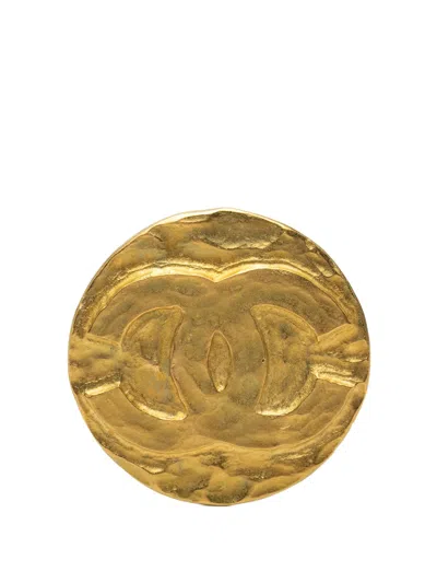 Pre-owned Chanel 1995 Cc Gold Plated Round Brooch Costume Brooch