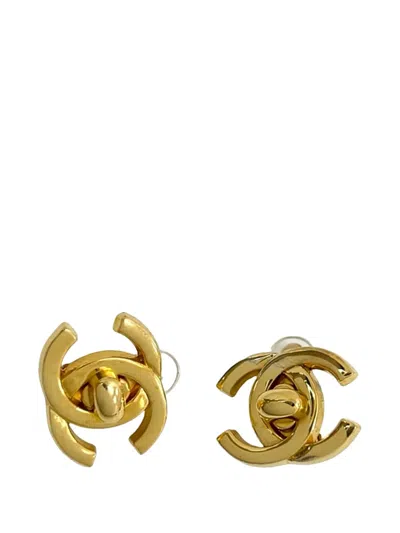 Pre-owned Chanel 1995 Cc Gold Plated Turn Lock Clip On Earrings