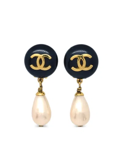 Pre-owned Chanel 1995 Cc-logo Pearl Clip-on Earrings In Black