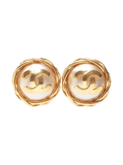 Pre-owned Chanel 1995 Cc Mark Clip-on Earrings In Gold
