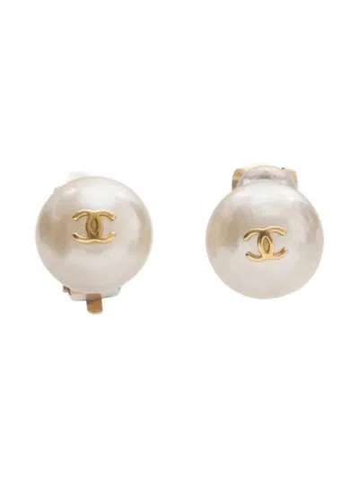 Pre-owned Chanel 1995 Cc Mark Clip-on Earrings In Gold