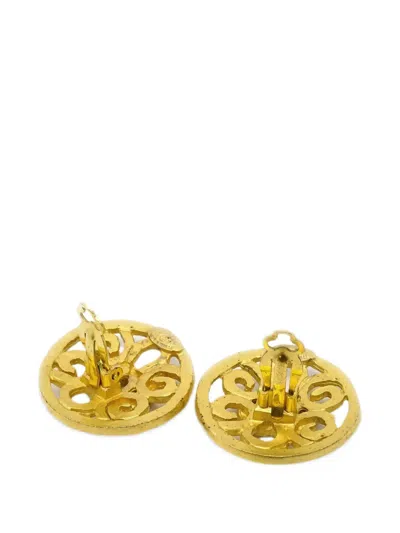 Pre-owned Chanel 1995 Fretwork Paisley Clip-on Earrings In Gold